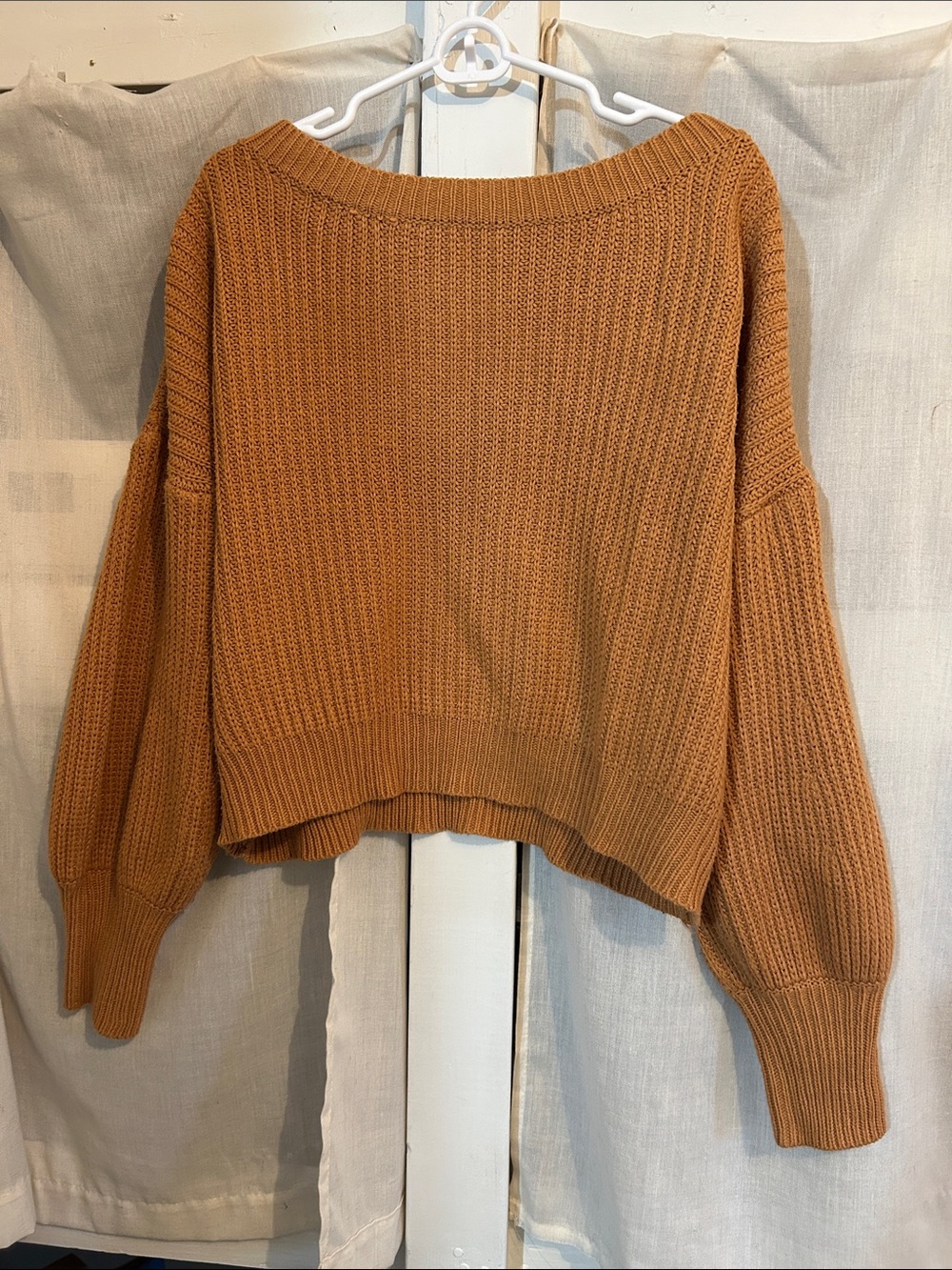 Women’s Cozy Rib-Knit Sweater in Camel
